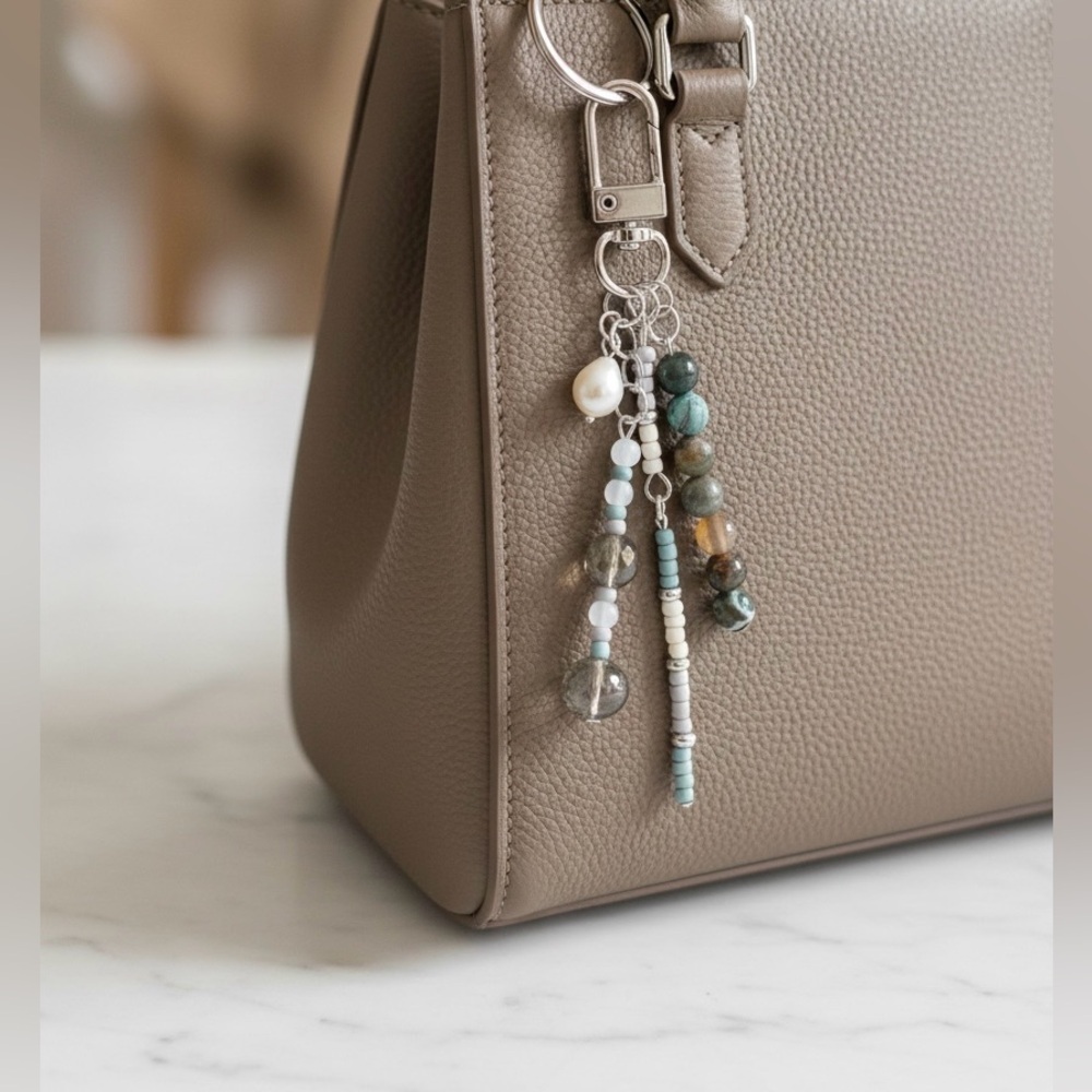 Elegant Indian Agate Handmade Beaded Bag Charm Keychain with Real Pearl